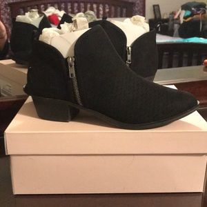 Leia Black Booties